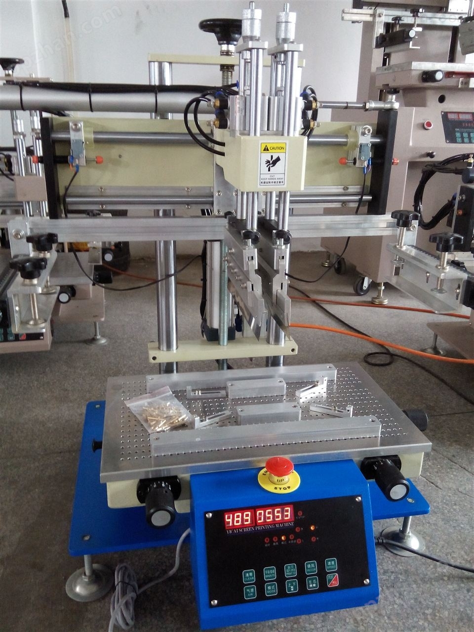 小型高标准自制多孔板锡膏丝网印刷机生产厂家